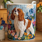 Gewatteerde wasmand – Cavalier King Charles tussen bloemen