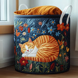 Gewatteerde wasmand – Slapende rode kat tussen bloemen