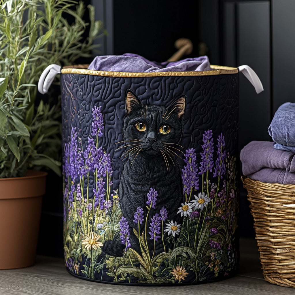 Gewatteerde wasmand – Zwarte kat in de lavendel